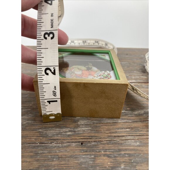 Hallmark 3D Shadow Box Christmas Ornament Santa Claus And Reindeer On Roof 1979 - Picture 6 of 6